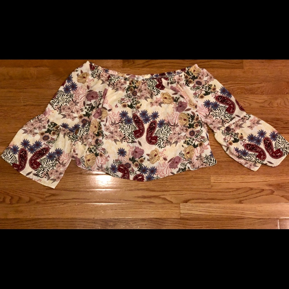 NWOT 🌸 love, Fire floral off the shoulder top 🌸
